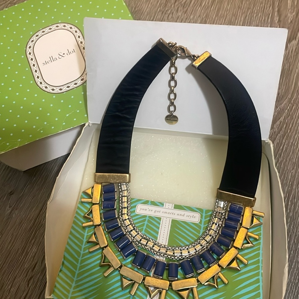 Stella & dot necklace